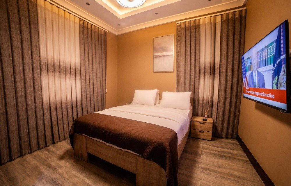 Family Deluxe Suite – 2 Bedrooms at E & A Waterfront